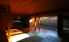 WORKS | 真銅祥一朗 建築設計事務... 大阪府和泉市にある中庭の家の内観実例写真