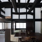 食堂から和室次の間を見た様子です 豪壮な骨組みは建て替え前には天井を張って隠されていました 食堂から和室次の間を見た様子です 豪壮な骨組みは建て替え前には天井を張って隠されていました