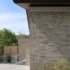 木村哲矢建築計画事務所 | 山陰の住まい 同じタイルでさりげなく模様を描きました