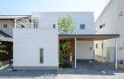 ガレージのあるコンパクトな家「Okaya... Okayama N.A_House ガレ...