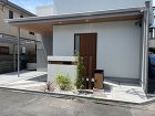 木目調のタイルで馴染みのよいナチュラルな... /wp-content/uploads/2025/03/2-1-1-896x672.jpg