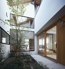 囲む家 昼／兵庫県川西市　 - 建築実例... wp-content/uploads/2020/09/200815-009HP.jpg