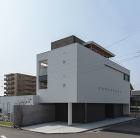 WORKS - 名古屋市 建築設計事務所... https://united-archi.com/wordpress/wp-content/uploads/2024/04/2.store-combination-house.jpg