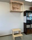 神棚の台と踏み台の制作をしました。現場と購入された神棚のサイズに合わせた神棚台と踏み台を設計して大工さんに制作して頂き、一緒に取付させて頂きました。什器系の設計は普段していないので楽しかったです。経験値増えました♪Archiworks(アーキワークス)高島