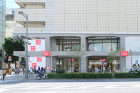 東京都内のおススメ建築50選！見学必至の... wp-content/uploads/2020/06/UNIQLO-TOKYO14-300x200.jpg