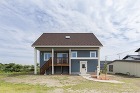 大屋根造りで夢の世界に入る扉の有る家｜群... 大きな屋根が特徴の家