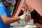 巣鴨の赤門 [施工事例] | 安田塗装 スクレーパーによるケレン