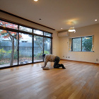 オスモフロアークリアー2回目塗装中