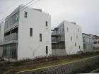 千葉学のページ（一括版）−Manabu ... http://uratti.web.fc2.com/architecture/chibamanabu/weekendhousealley1.jpg