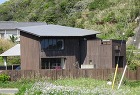 鵜原の家−堀部安嗣　House in U... http://uratti.web.fc2.com/architecture/horibeyasushi/houseinubara.jpg