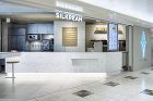 大阪阪急シルクレーム、カウンターは人造大理石入りの白いビールストーン、左からのアングル 大阪阪急シルクレーム、カウンターは人造大理石入りの白いビールストーン、左からのアングル