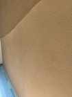 山のような立体感のあるラインを入れて目の粗さも違いを出したプラスタル搔き落としで施工したエントランス壁面。下側が目の細かい掻き落とし 山のような立体感のあるラインを入れて目の粗さも違いを出したプラスタル搔き落としで施工したエントランス壁面。下側が目の細かい掻き落とし
