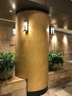 オルトレマテリア - 商業施設の丸柱に施... 暖色系のオルトレマテリアで施工した商業施...