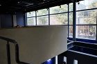 コンクリート打ち放し風仕上げ　ラウンジで... 石膏ボードの上に2-3ｍｍでコンクリート...