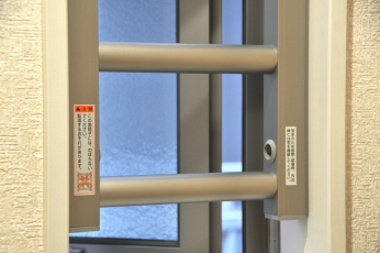 すべり出し窓用防犯室内面格子