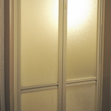 浴室ドア,浴室折れ戸,中折れドア,交換,取替,東京都,東村山市,東久留米市,清瀬市,小平市,東大和市,所沢市,西東京市,国分寺市,国立市,立川市,武蔵村山市,小金井市,三鷹市,武蔵野市,府中市,調布市,練馬区,杉並区,埼玉県