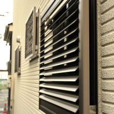 エコ面格子,可動ルーバー,後付け,枠付け,激安,東京都,東村山市,東久留米市,清瀬市,小平市,東大和市,所沢市,西東京市,国分寺市,国立市,立川市,武蔵村山市,小金井市,三鷹市,武蔵野市,府中市,調布市,杉並区,練馬区,埼玉県,神奈川県