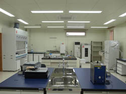 食鳥検査センター　検査室