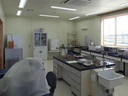 食鳥検査センター　検査室