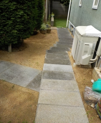 自然石石組み状況