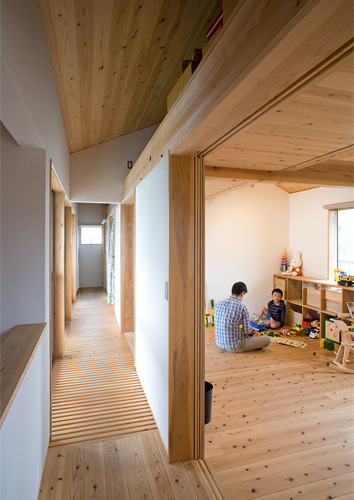 尾日向辰文建築設計事務所の実例集／かさな...