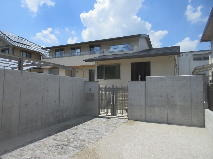 広々敷地に贅沢に木をふんだんに施した温もりある注文住宅の誕生 画像