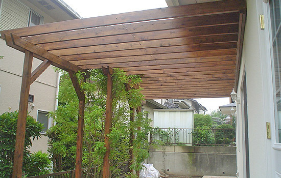 オーニング（日よけ）付パーゴラ