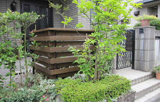 SPF材は複雑な形のウッドデッキに向いています