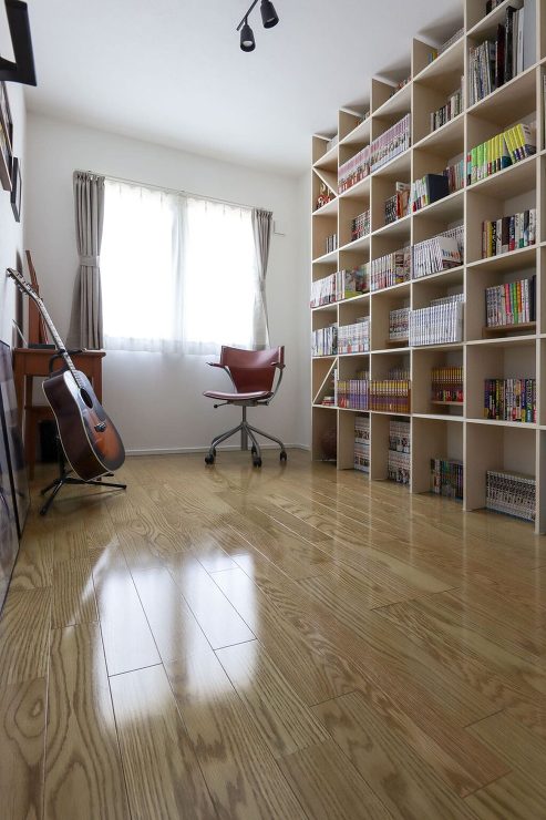 家族共有の本棚 - Shelf 壁一面の本棚 奥行250mm - マルゲリータお客様事例