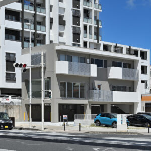 真嘉比 House with shop ...