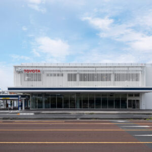 沖縄トヨタ自動車株式会社 トヨタウン美浜...