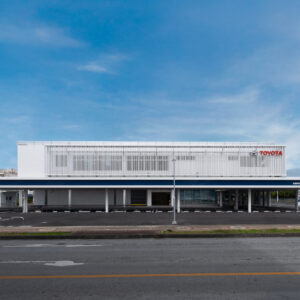 沖縄トヨタ自動車株式会社 トヨタウン美浜...