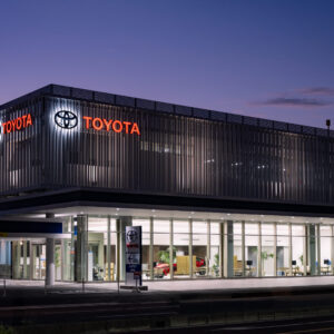 沖縄トヨタ自動車株式会社 トヨタウン美浜...