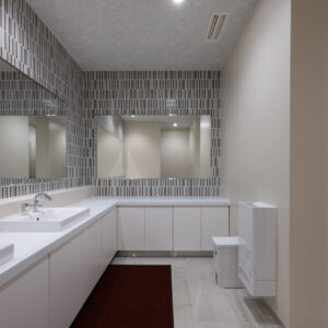 沖縄トヨタ自動車株式会社 トヨタウン美浜...