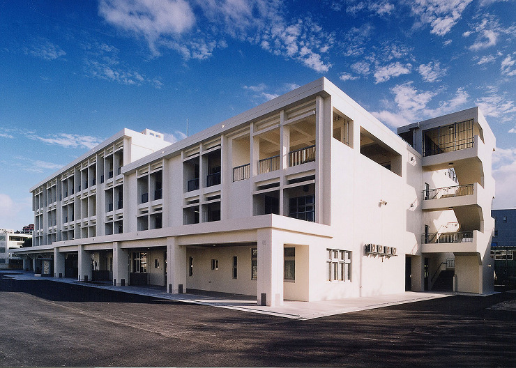 浦添市立内間小学校 | 株式会社 エー・...