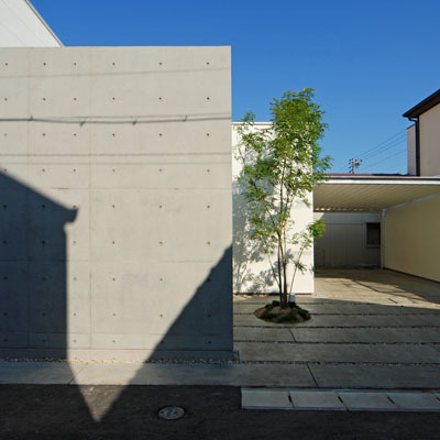 Iz-residence 2011 - ...
