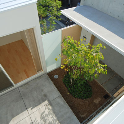 Iz-residence 2011 - ...