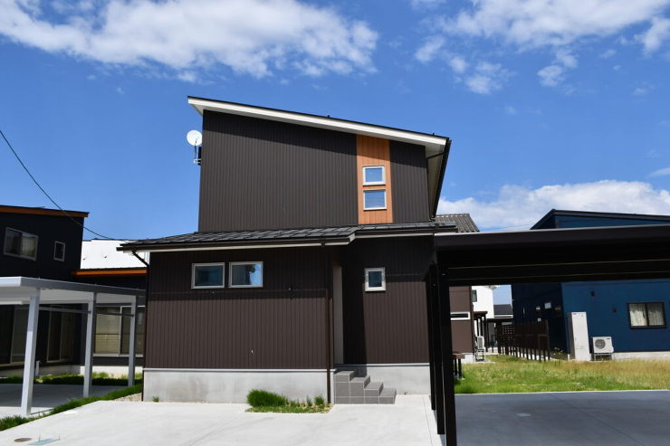 #183 Tun-house - CON...