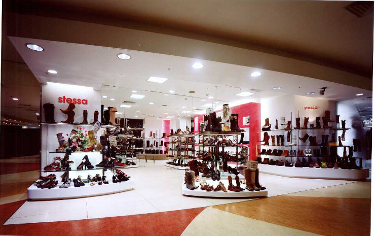 STESSA（婦人靴店）