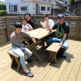 居心地の良い空間、広々デッキで家族団欒。