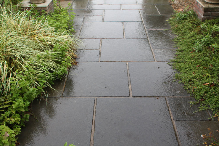 ファサード＆アプローチ施工例 by 薄井工務店