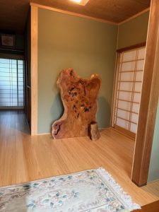 銘木の一枚板にこだわる鳳山堂のページ