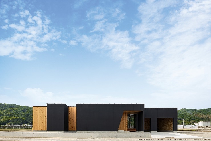 徳島市の家-ｙ+ｍ design off...