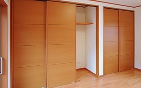 収納扉を開けた状態