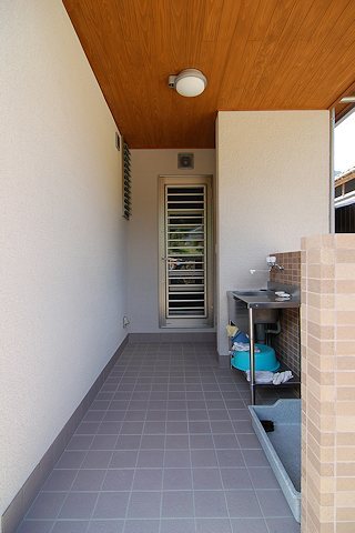 写真：外部作業スペース