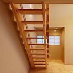 写真：檜の木製階段