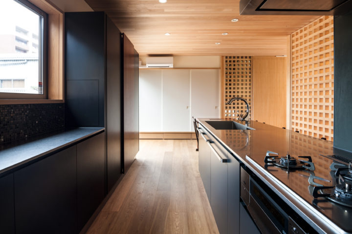 和モダンな二世帯住宅