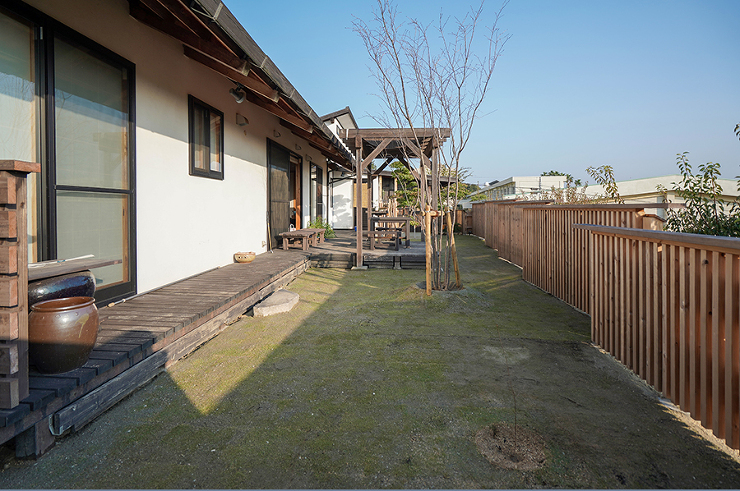 Ｔ邸　飫肥杉（おびすぎ）の塀・植栽 | ...
