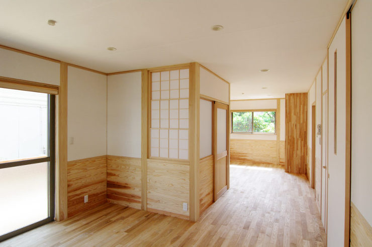 光と空気の流れる格子の家 | 施工事例