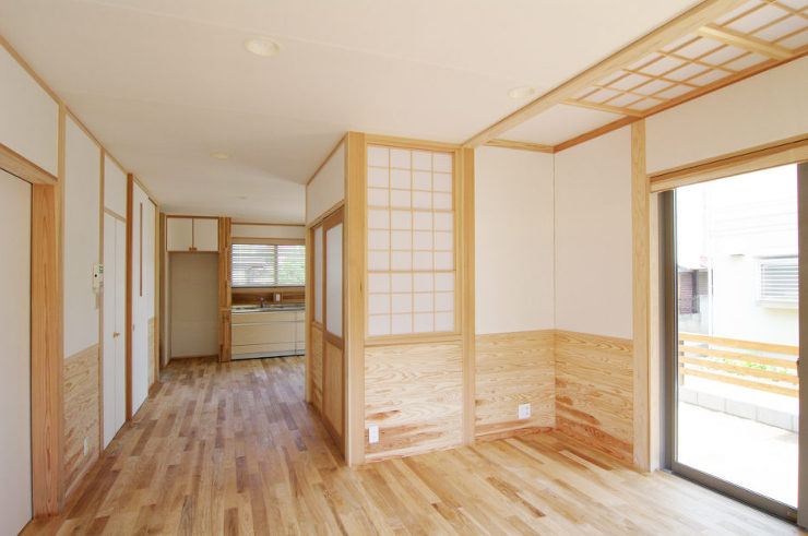 光と空気の流れる格子の家 | 施工事例